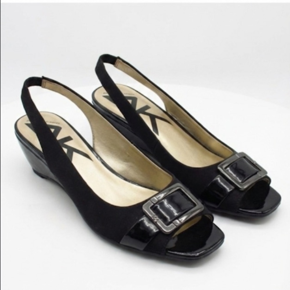 ANNE KLEIN SPORT Black Wedge Slingback Peep Toe Heels Buckle Patent 8.5